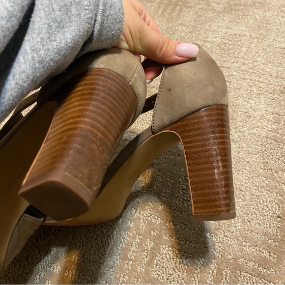 {Clarks} Artisan Peep Toe Block Heel Platform Sandals ~ Size 7 - Picture 11 of 16